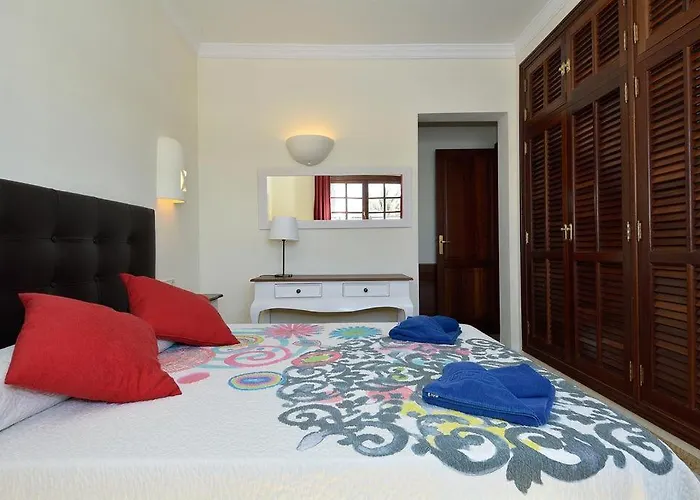 Private With Pool Faro Park *